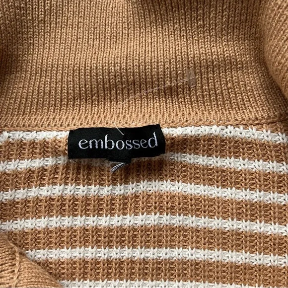 Embossed Striped Collared Knit Sweater - Picture 3 of 7